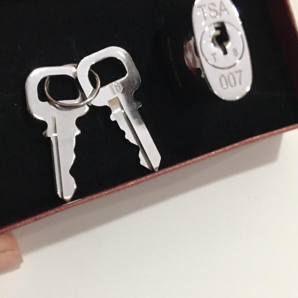 Rare Louis Vuitton Lock pad in silver color - Picture 4 of 6